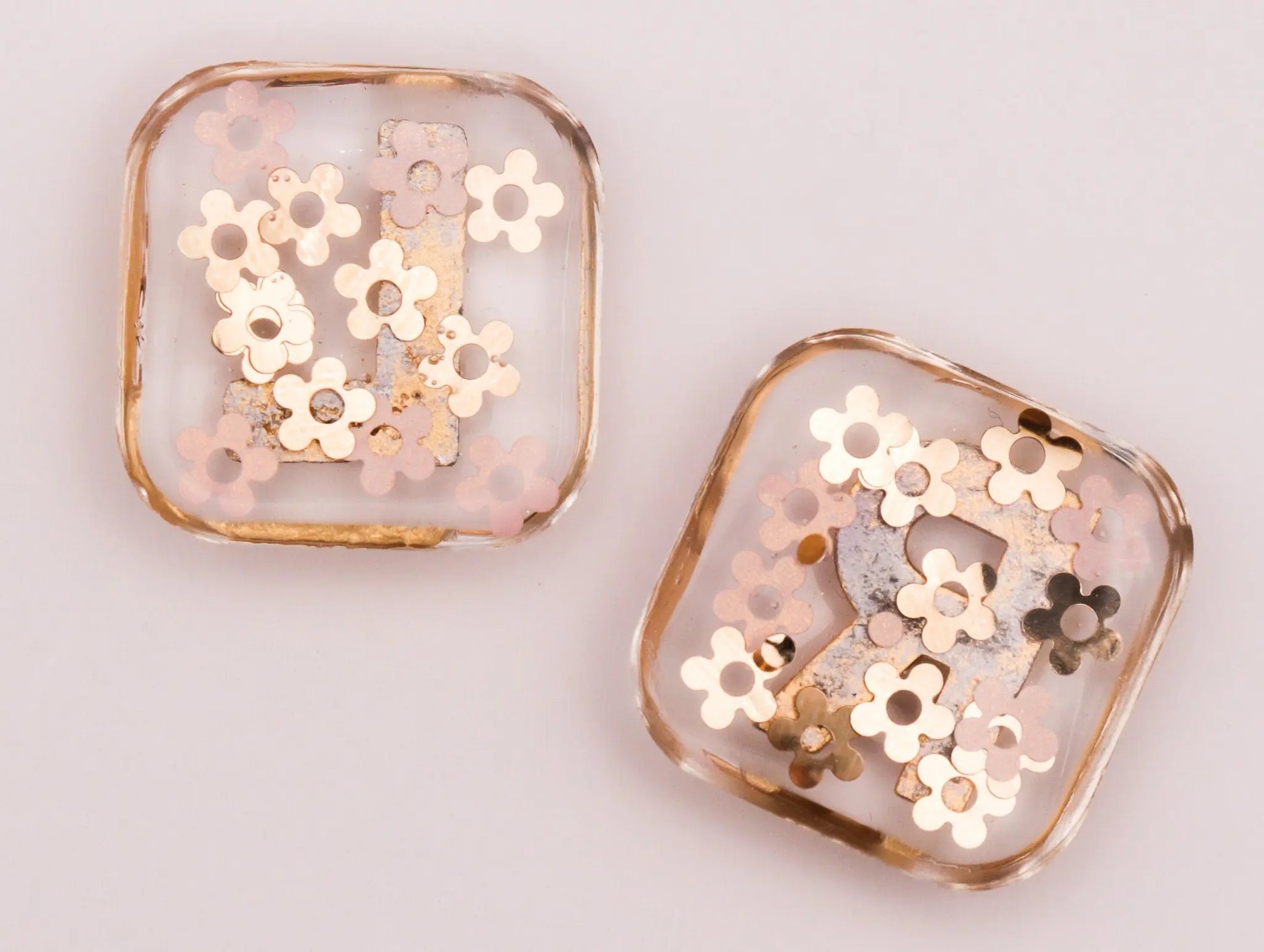 X-Ray markers - Daisies with gold letters.