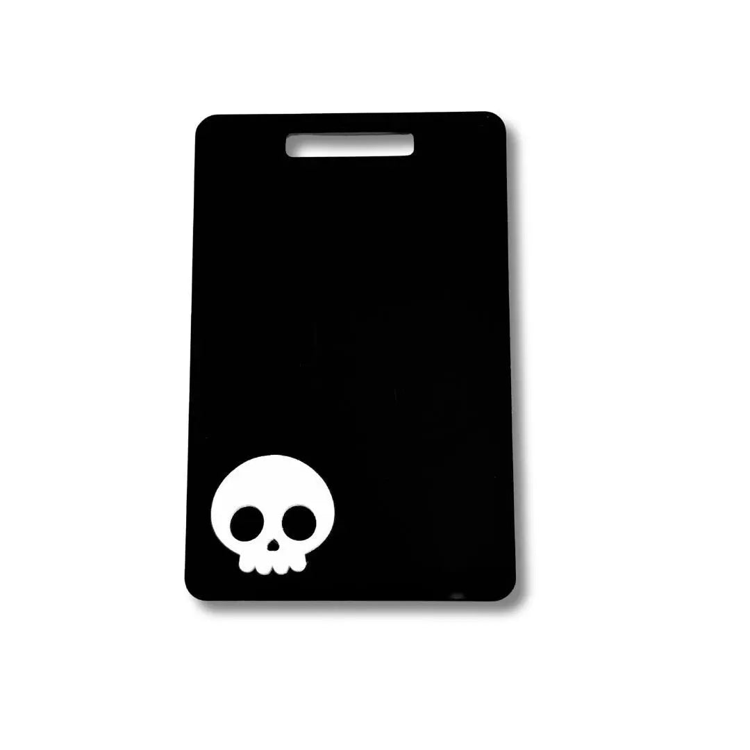 Marker Parker with white skull.